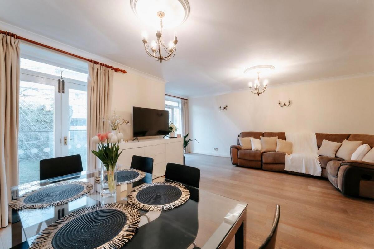 Fantastic 2bdr Free Car Parking * Londres