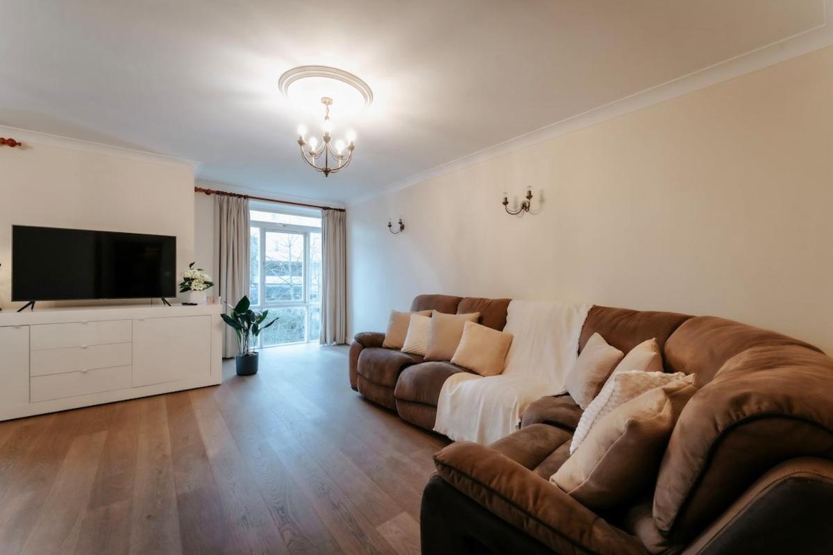 Appartement Fantastic 2bdr Free Car Parking Londres