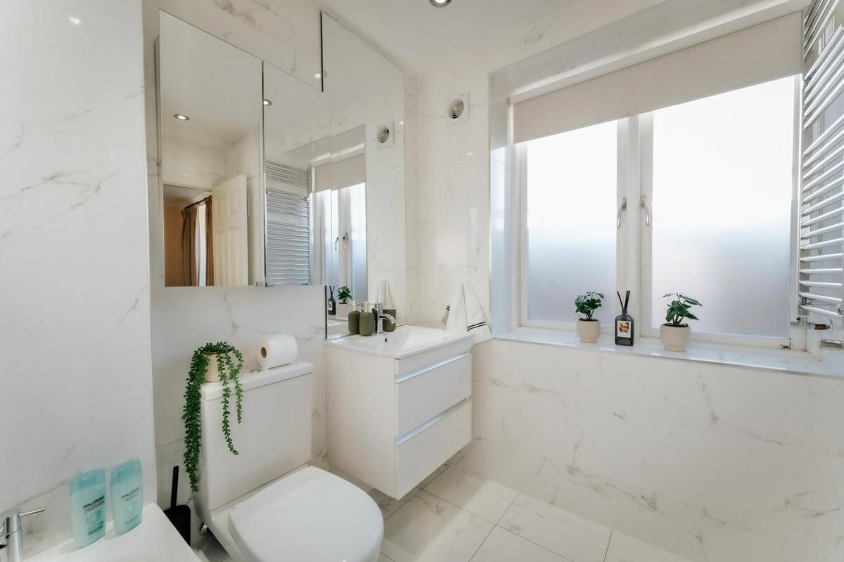Fantastic 2bdr Free Car Parking Appartement Londres